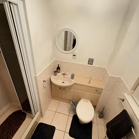 Tartan Nest- Entire House- Sleeps 8 Guests דירה גלאזגו