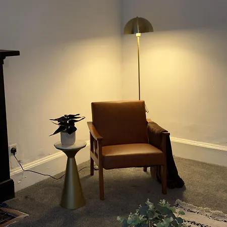 2br Flat West End Near Kelvingrove And Centre شقة