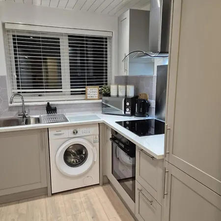 Modern In West End, Free Parking Appartement Glasgow