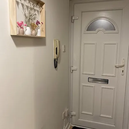 Apartament Modern In West End, Free Parking