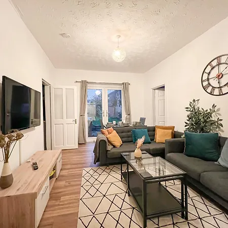 Attractive 3 Bedroom アパート グラスゴー