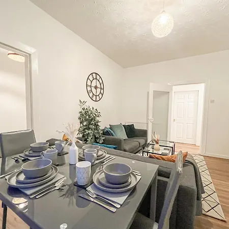 Attractive 3 Bedroom * グラスゴー