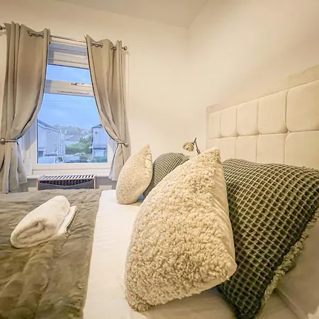 Attractive 3 Bedroom アパート