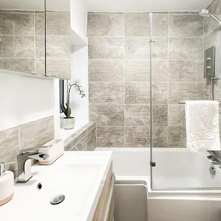 Attractive 3 Bedroom Glasgow