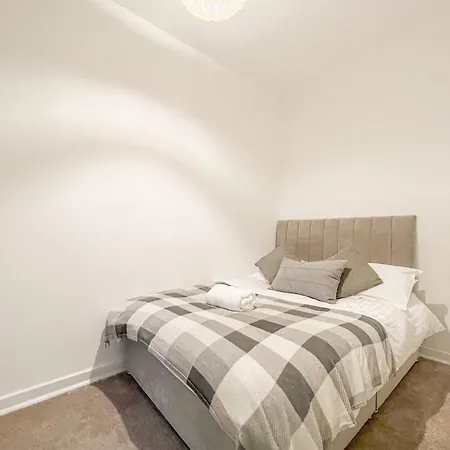 Attractive 3 Bedroom Lejlighed *