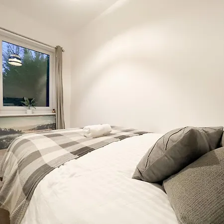 Attractive 3 Bedroom アパート グラスゴー
