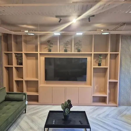 For Student Only Student Roost Gibson Street Apartment