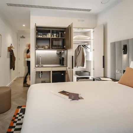 Hotel The Wellington By Adina