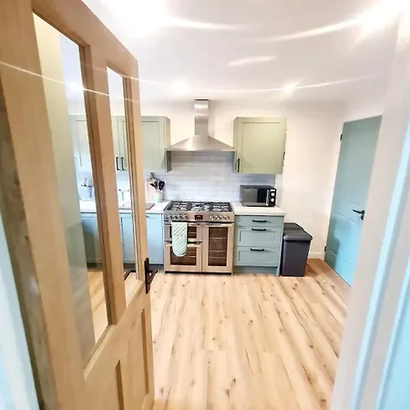 펜션 Urban 4br House - Free Parking *
