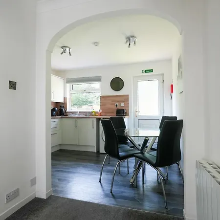 Modern 2 Bedroom Platinum Pad