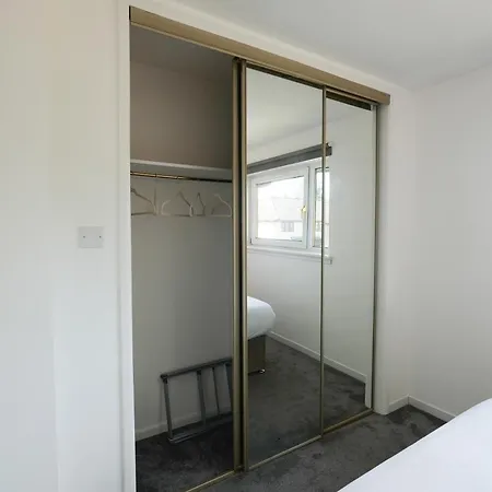 Modern 2 Bedroom Platinum Pad Apartment