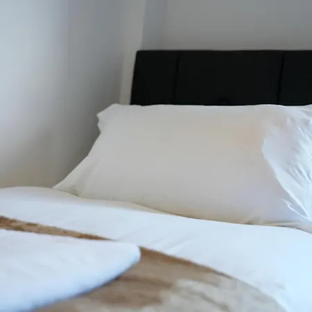 Hébergement de vacances 2 Bdr House At Caledonia Luxe Short Lets & Serviced