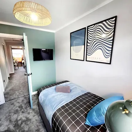 펜션 Urban 4br House - Free Parking *