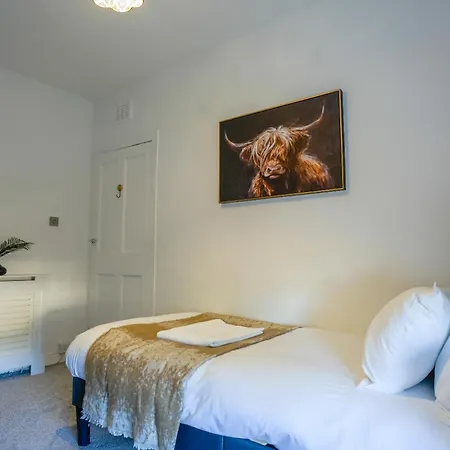 2 Bdr House At Caledonia Luxe Short Lets & Serviced