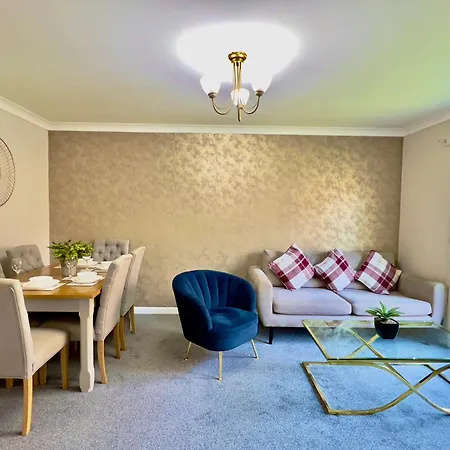 Stylish With Free Parking Near Town Apartamento