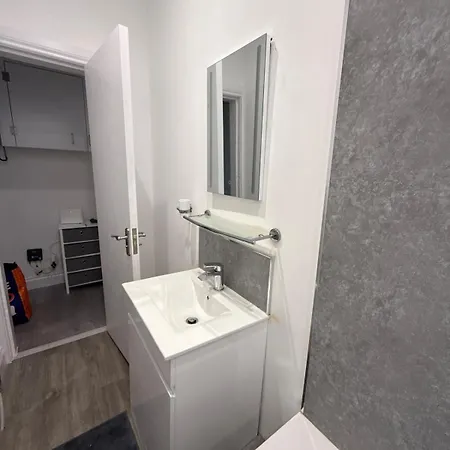 Modern 2 Bedroom Glasgow