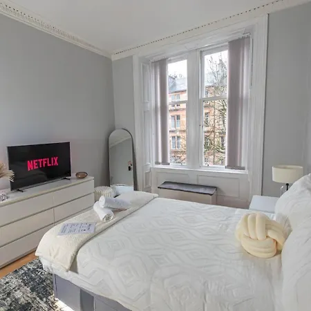 Free Pool Table Cinema Tabletennis Airhockey Apartamento