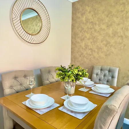 Stylish With Free Parking Near Town * Glasgow