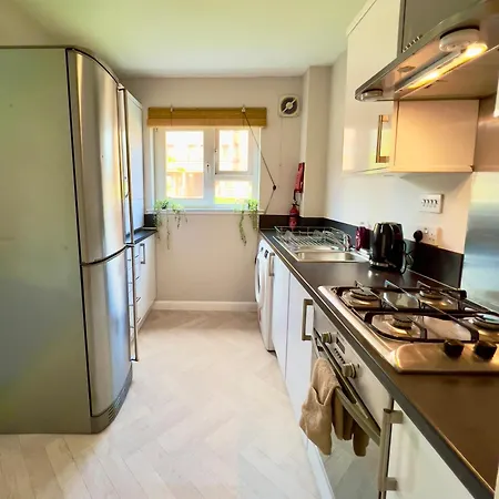 Stylish With Free Parking Near Town 글라스고