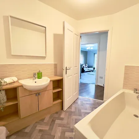Stylish With Free Parking Near Town Appartement Glasgow