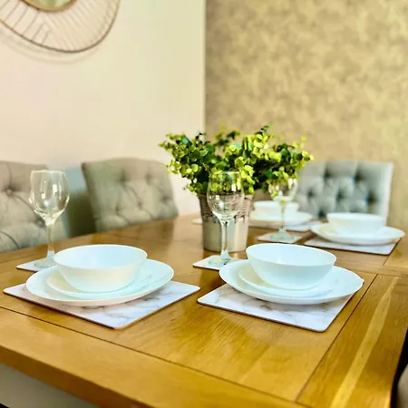 Stylish With Free Parking Near Town * Glasgow