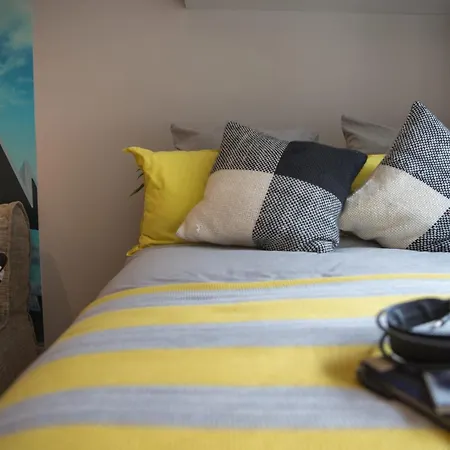 For Students Only - Willowbank In Glasgow