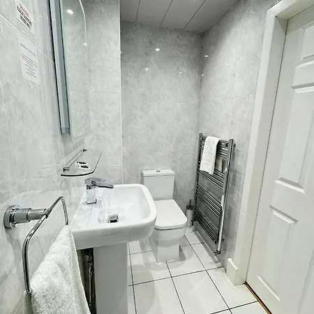 Sandyford Otel