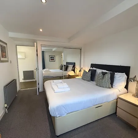 Principal - Clyde Waterfront غلاسغو