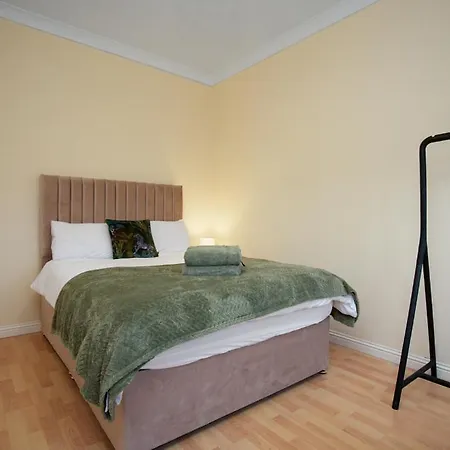 Group 3br Close To Hydro And Secc With Parking Appartement *