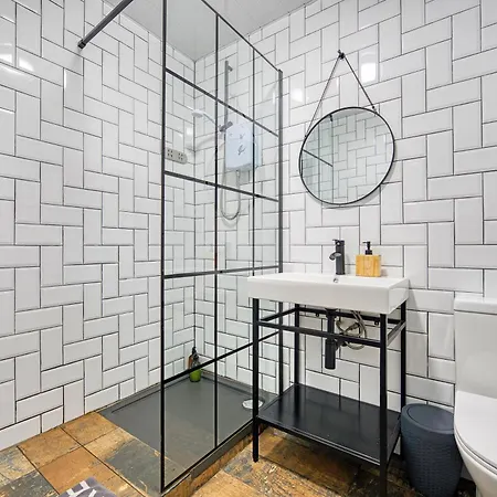 New Slick Finnieston Pad W/ Free Parking Apartment *