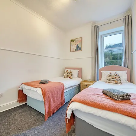 3br Flat Near Maryhill Park And West End With Parking