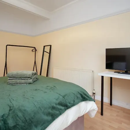 Group 3br Close To Hydro And Secc With Parking Appartement Glasgow