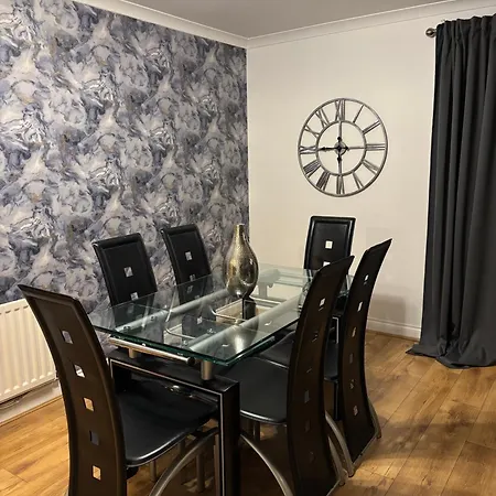 The Ovo Hydro Penthouse With Free Parking Apartman