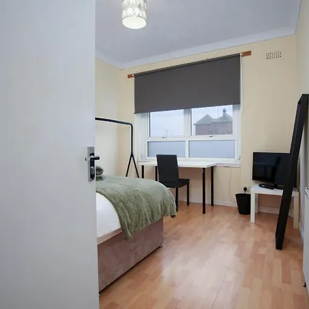 Appartement Group 3br Close To Hydro And Secc With Parking