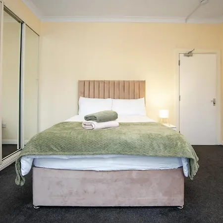 Group 3br Close To Hydro And Secc With Parking Appartement *