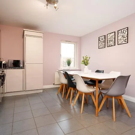 5 Bed Finnieston Skyhigh Duplex With Parking * 글라스고