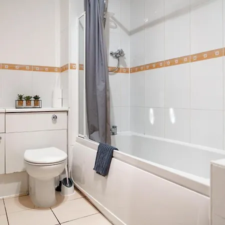 5 Bed Finnieston Skyhigh Duplex With Parking דירה גלאזגו