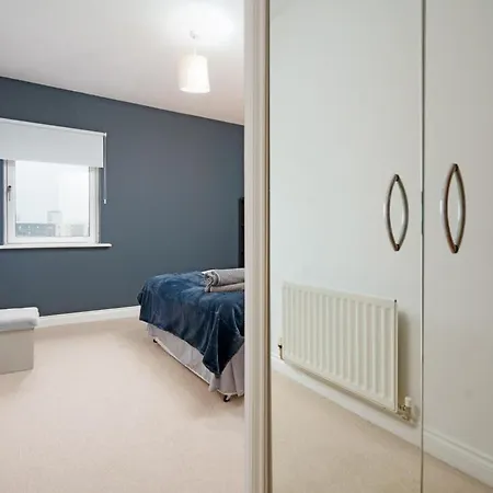 5 Bed Finnieston Skyhigh Duplex With Parking * Glasgow