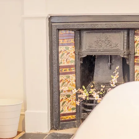 Pass The Keys Victoria Road Queens Park View