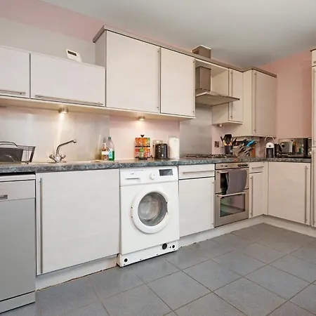 5 Bed Finnieston Skyhigh Duplex With Parking *
