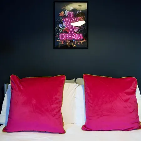 5 Bed Finnieston Skyhigh Duplex With Parking Apartment *