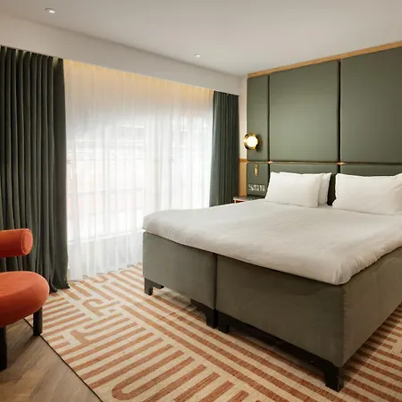 Carlton George 4*