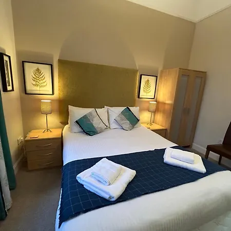 Principal - West End * Glasgow