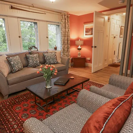 The Coach House - Holmwood *