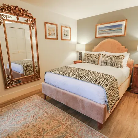The Coach House - Holmwood *