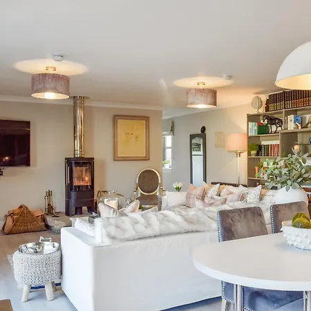 The Old Stables גלאזגו