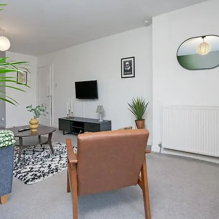 2bed East End Gem With Free Parking *