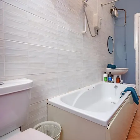 아파트 Family And Group 2br By Park Sleeps 7 글라스고
