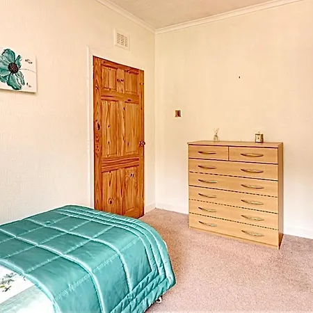 Cosy 2-bed * גלאזגו