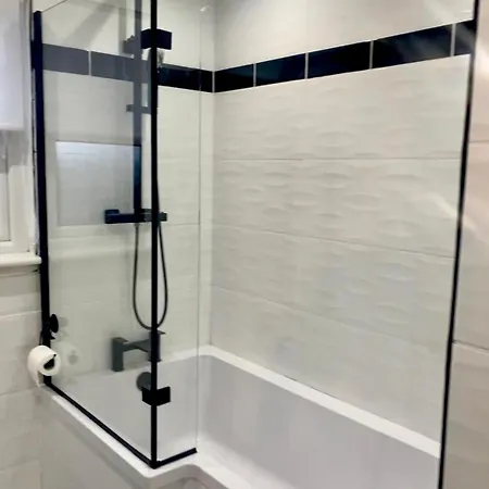 4 Bed Detached Perfect For Families & Groups غلاسغو